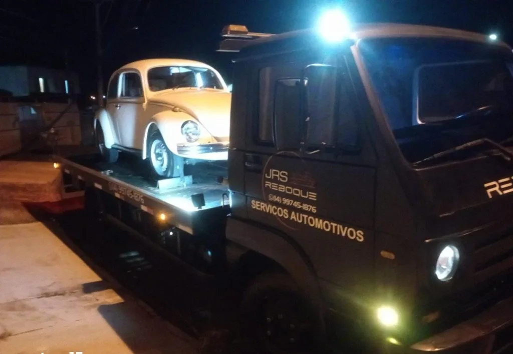 Socorro de guincho 24 horas à noite para veículo antigo em Botucatu